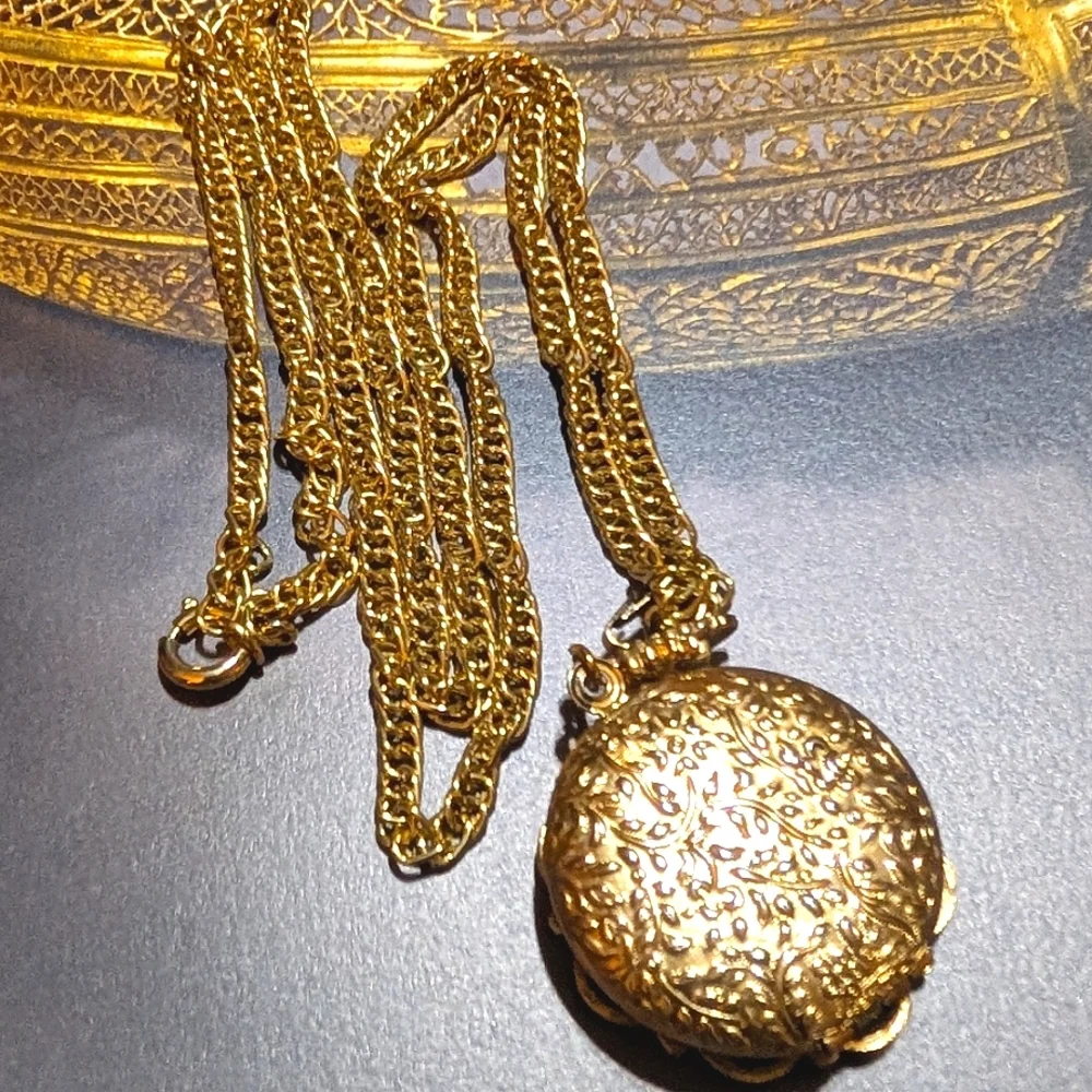 Vintage Two Picture Locket Necklace Gold Plated